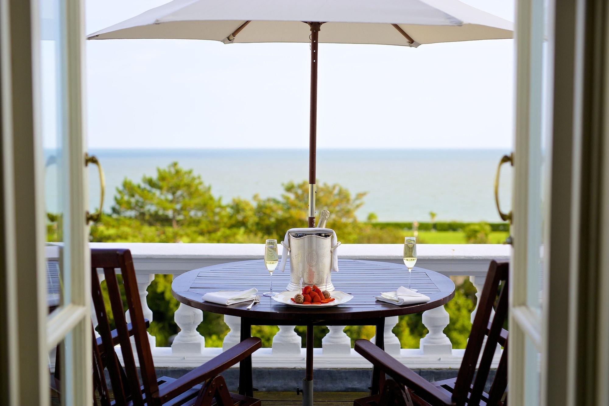 The Grand Hotel Eastbourne Eksteriør billede A balcony