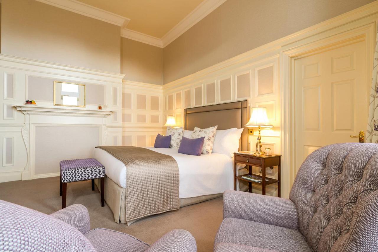 The Grand Hotel Eastbourne Eksteriør billede A bedroom at the hotel