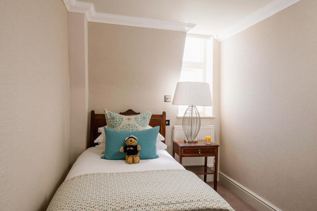 The Grand Hotel Eastbourne Eksteriør billede A single room at the hotel