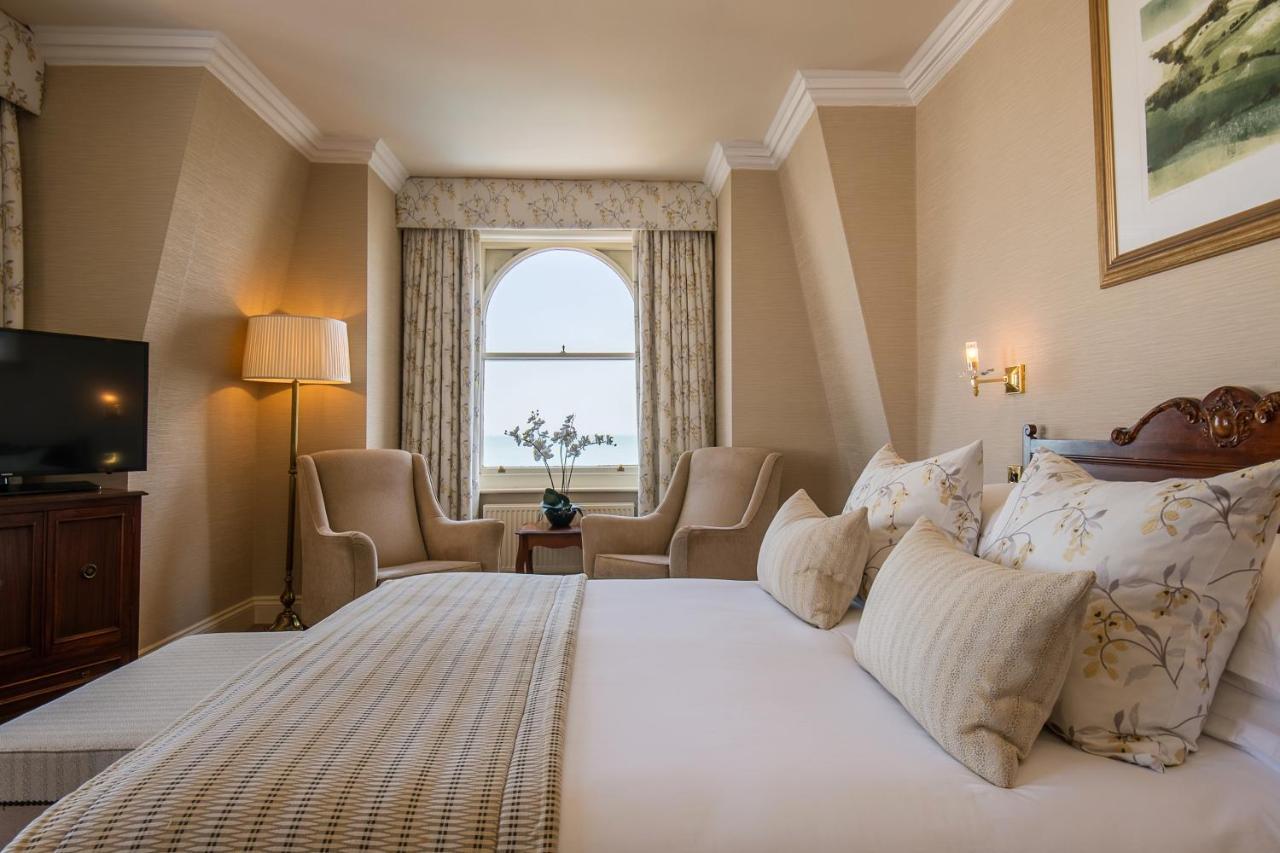 The Grand Hotel Eastbourne Eksteriør billede A bedroom at the hotel