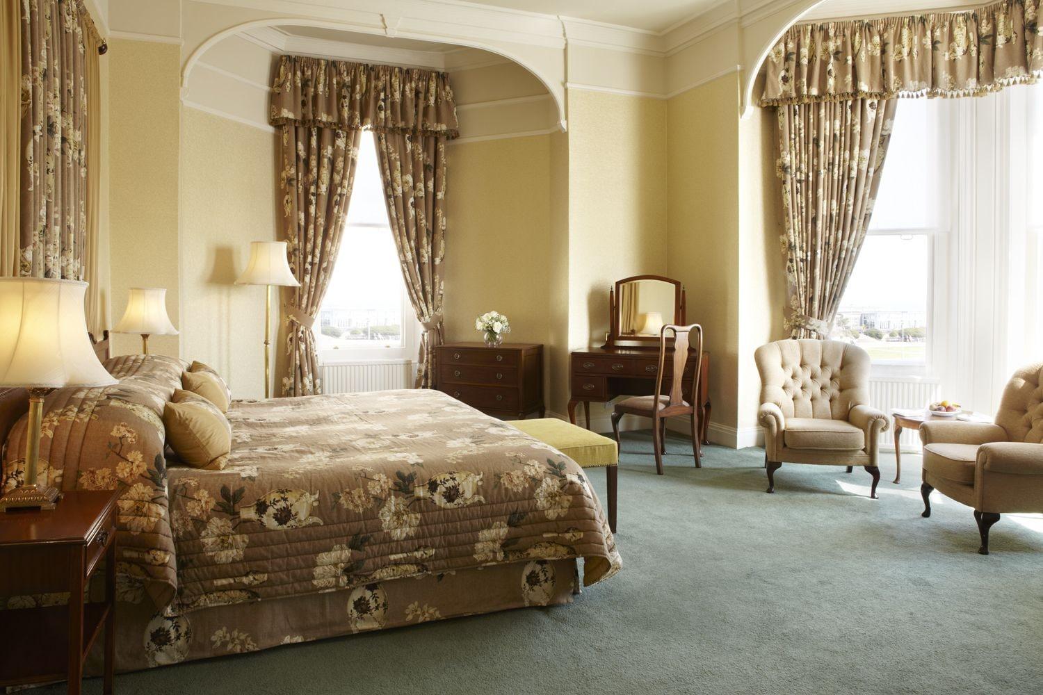 The Grand Hotel Eastbourne Eksteriør billede A bedroom at the hotel