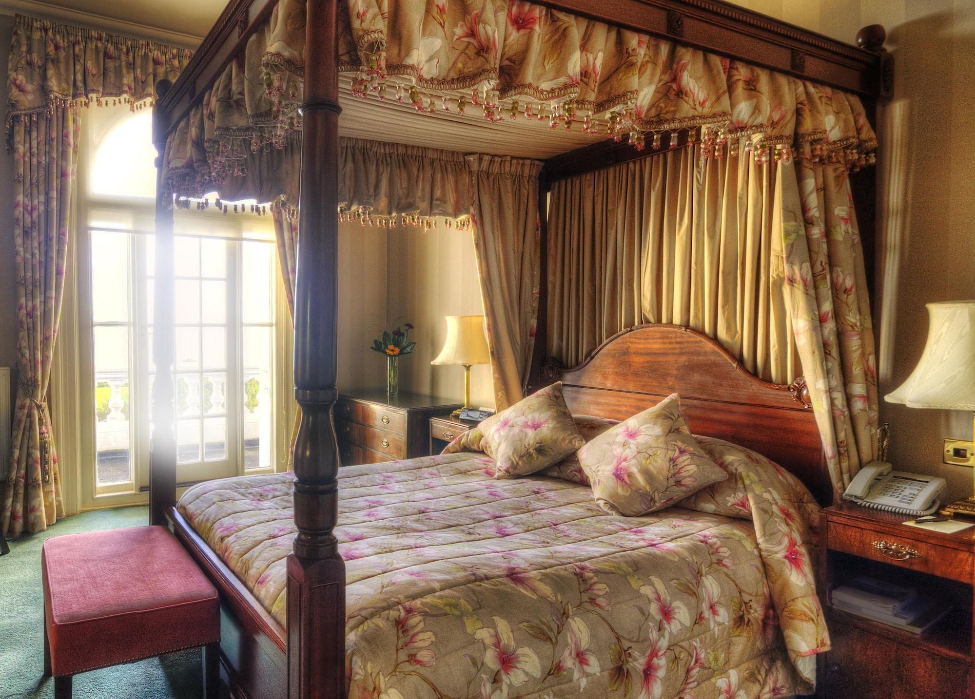 The Grand Hotel Eastbourne Eksteriør billede A bedroom at the Inn